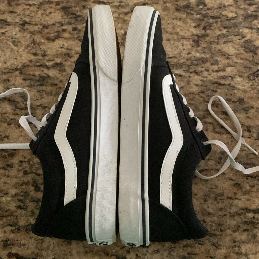 Vans - Picture 5 of 7